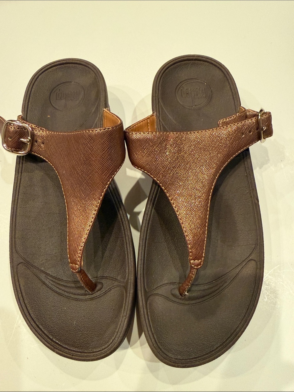 FitFlop Bronze Metallic Thong Sandals Adjustable Buckle